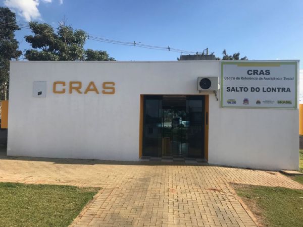 CRAS oferece oficinas de msica e alfabetizao para idosos