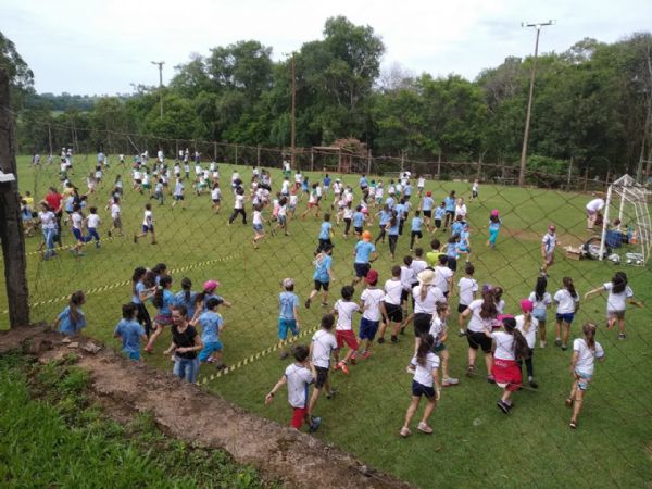 Gincana rene aproximadamente 350 alunos da rede municipal de ensino