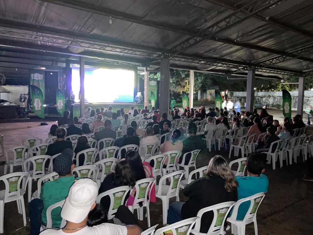 Projeto Cinema na Praa esteve em Salto do Lontra